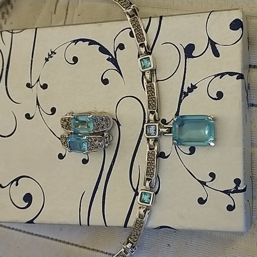 Swavorski Necklace and Earrings